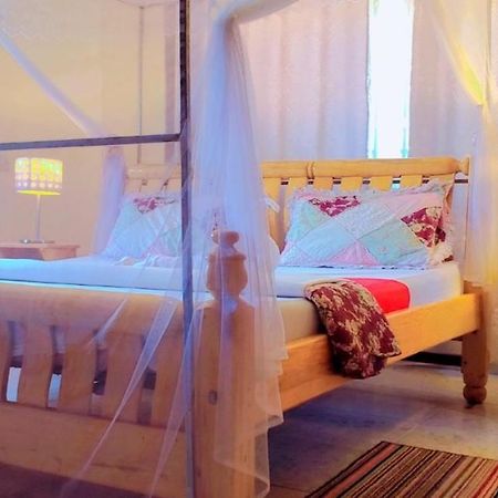 La Feve Beach Bed And Breakfast Entebbe Exteriör bild