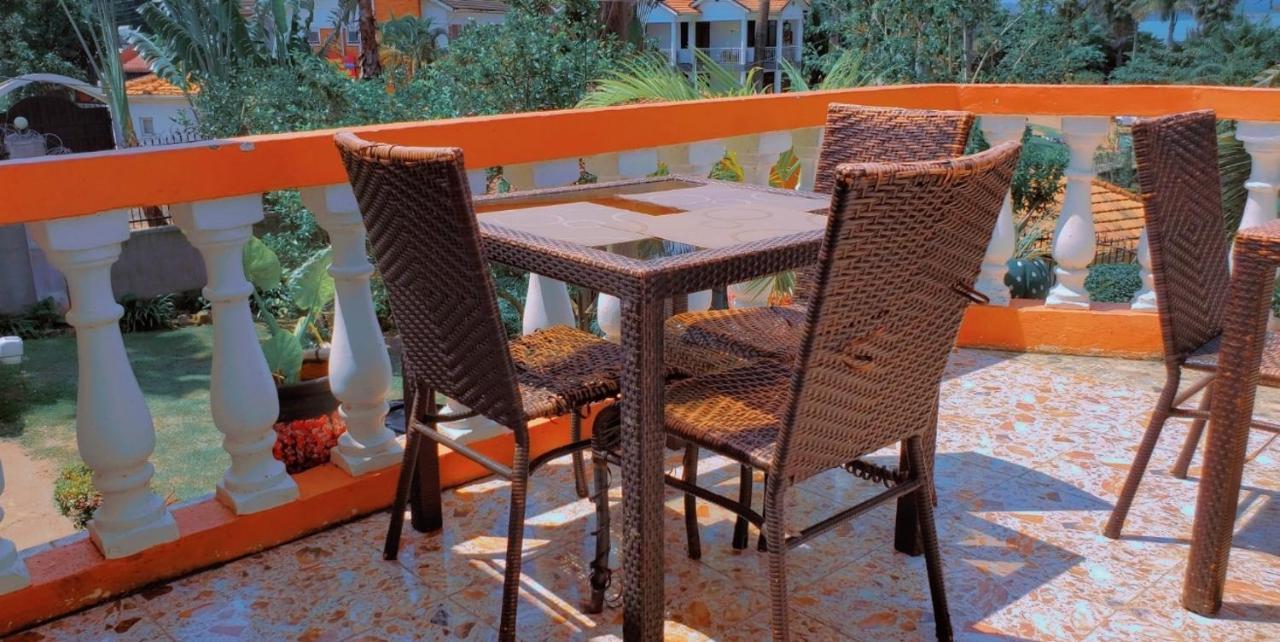 La Feve Beach Bed And Breakfast Entebbe Exteriör bild