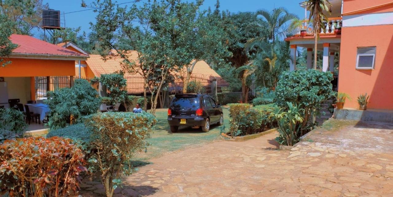 La Feve Beach Bed And Breakfast Entebbe Exteriör bild