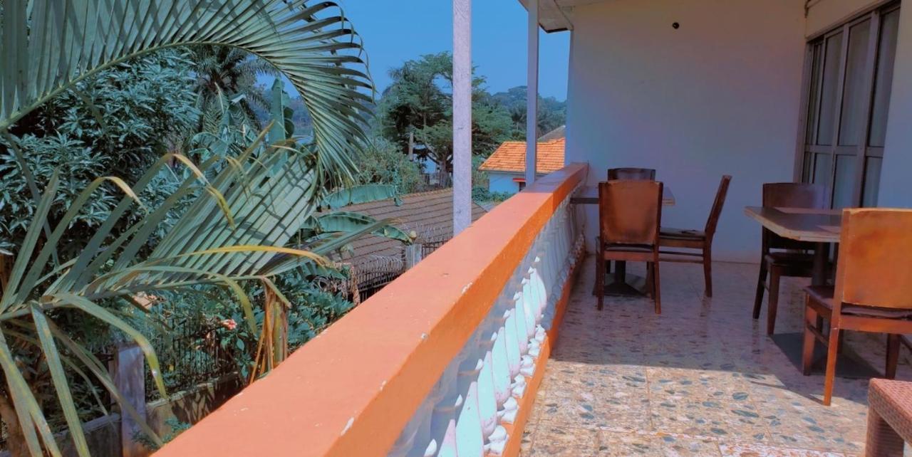 La Feve Beach Bed And Breakfast Entebbe Exteriör bild