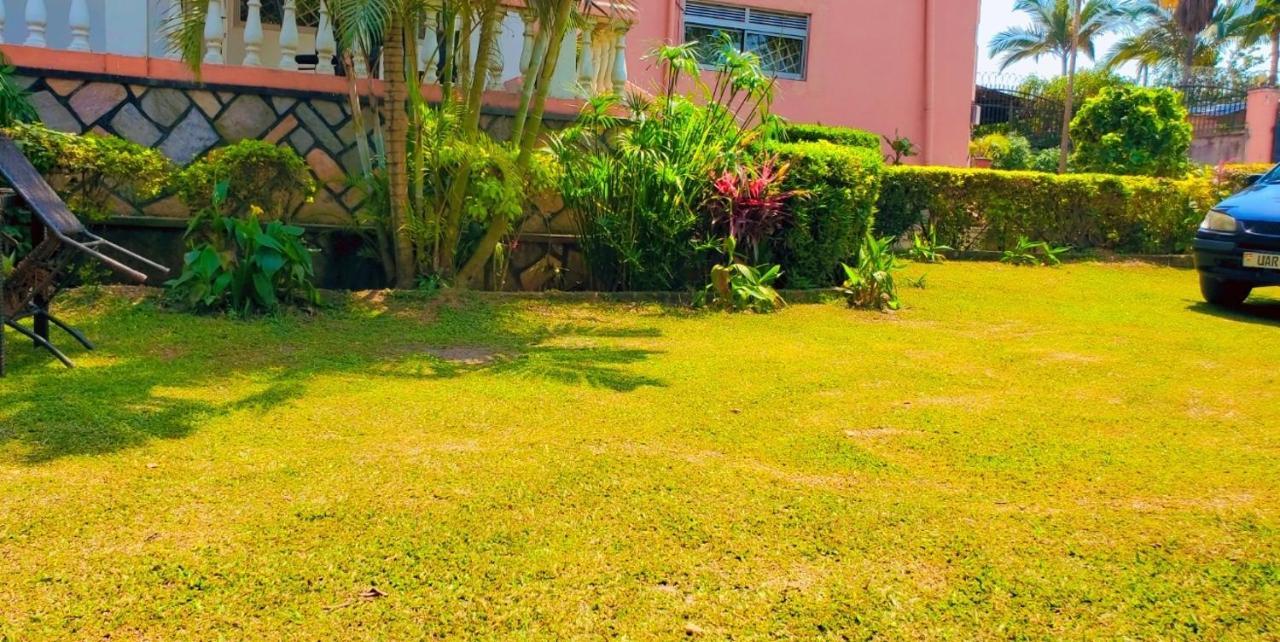 La Feve Beach Bed And Breakfast Entebbe Exteriör bild