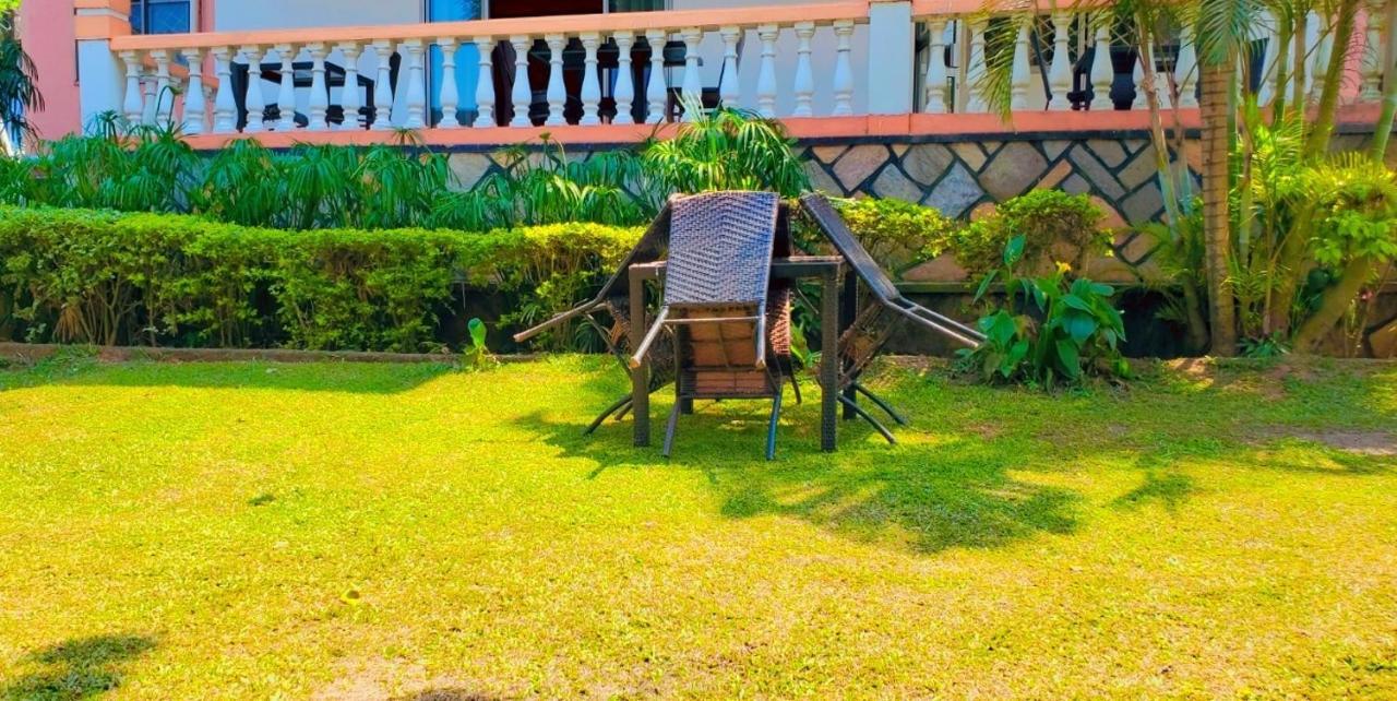 La Feve Beach Bed And Breakfast Entebbe Exteriör bild