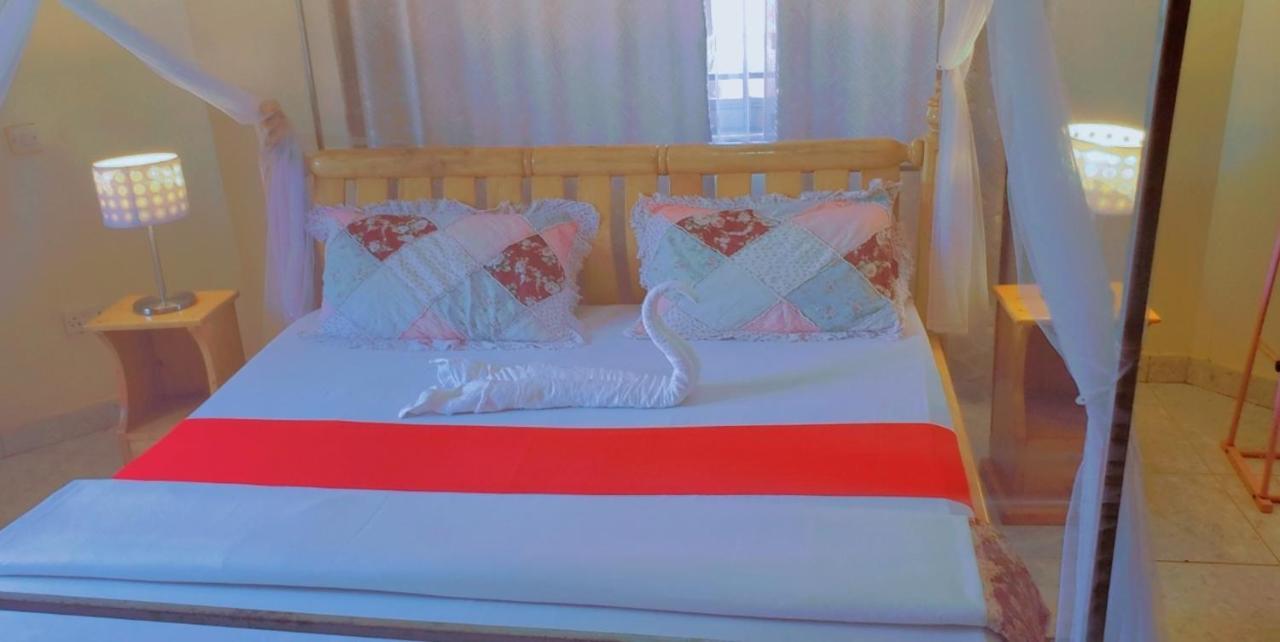 La Feve Beach Bed And Breakfast Entebbe Exteriör bild