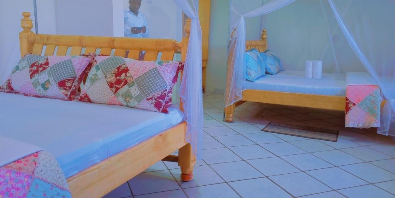 La Feve Beach Bed And Breakfast Entebbe Exteriör bild