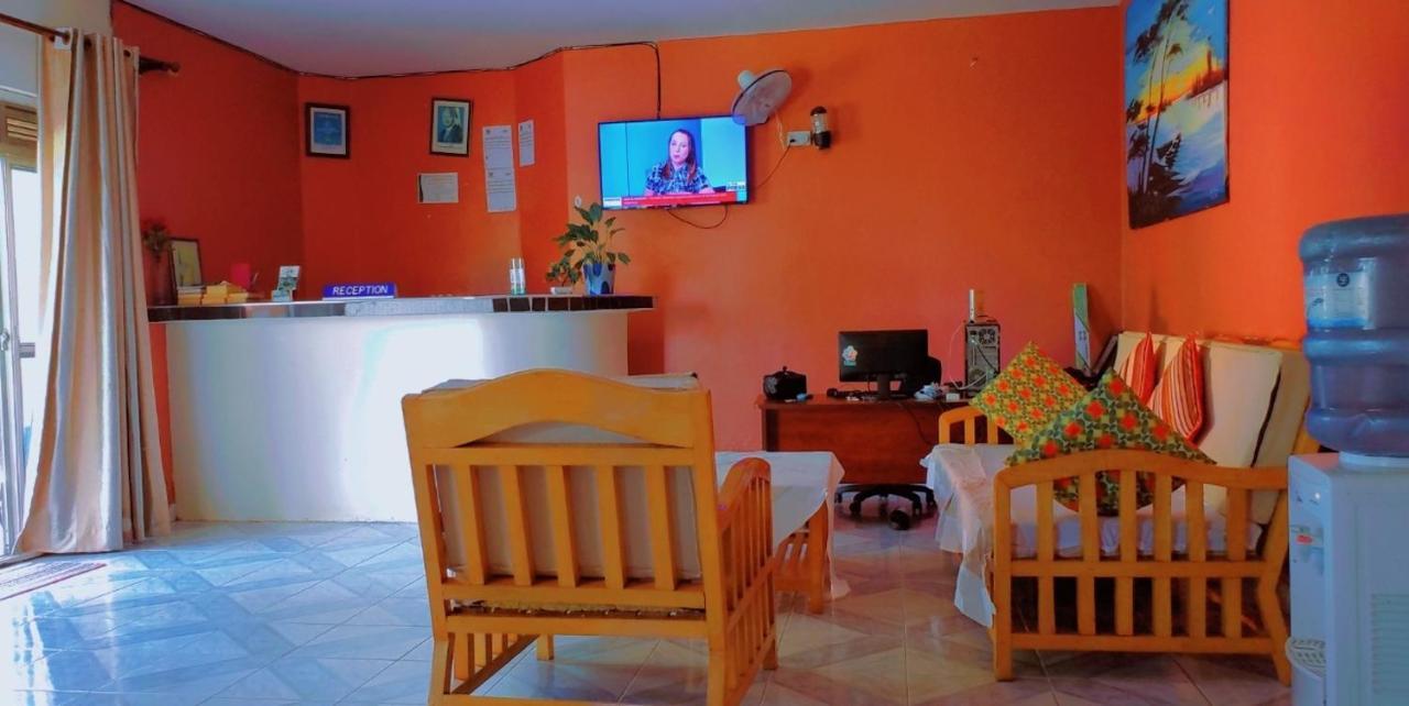 La Feve Beach Bed And Breakfast Entebbe Exteriör bild